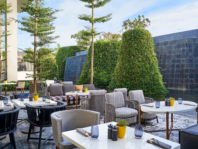 outdoor dining alfresco garden party in nusa dua