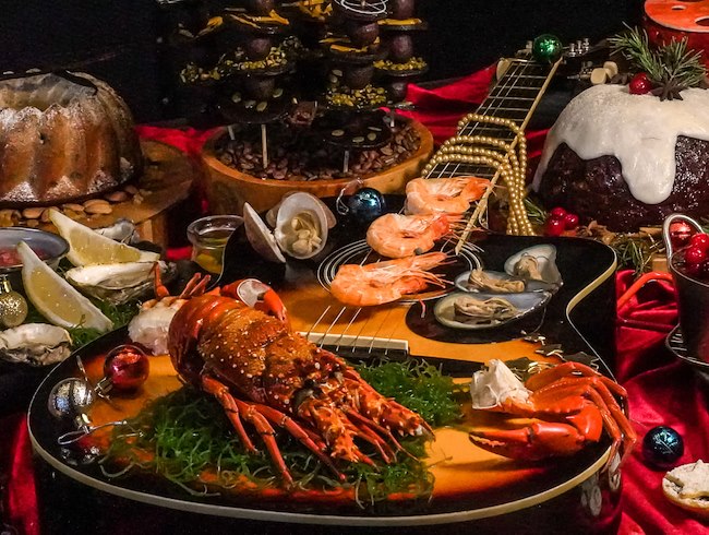 bali christmas eve dinner and christmas day brunch renaissance bali nusa dua resort backstage food theatre